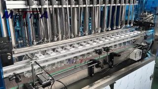 16-Düsen-Schaum-Flüssigkeitsfüllmaschine mit automatischem Kolben