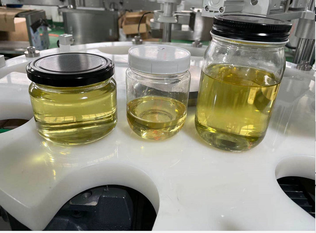 Automatische Drehart Glas-Flaschen-mit einer Kappe bedeckende Maschine SS304 2000bph