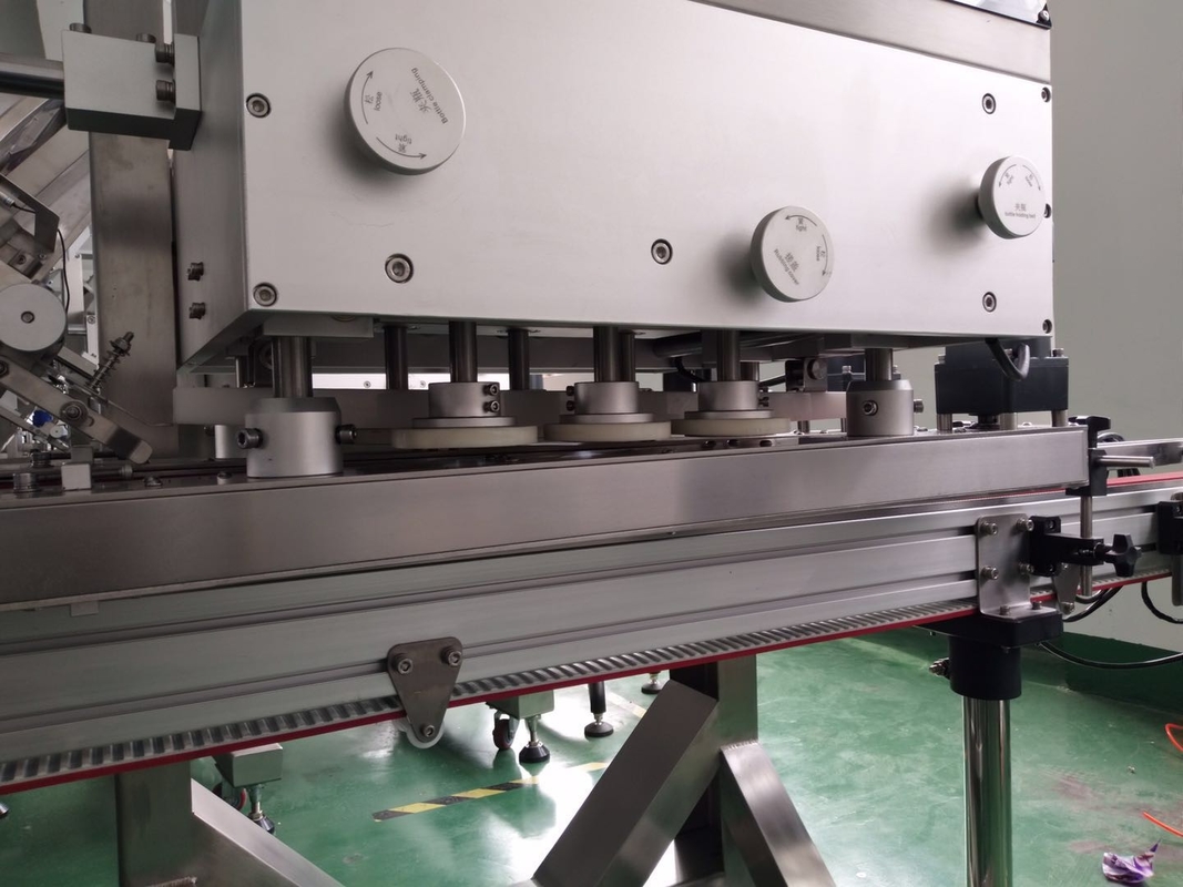 Lineare Verschließmaschine mit SPS-Steuerung für Flaschen mit einer Höhe von 50–250 mm