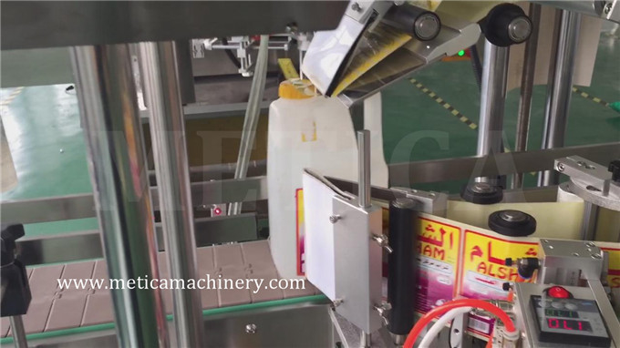 Automatische Flaschenkennzeichnungsmaschine für Klebeaufkleber mit hoher Genauigkeit und einfacher Wartung