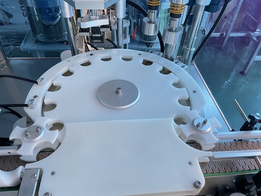 Doppelkopf-Juice Bottle Capping Machine High-Geschwindigkeit Dreh